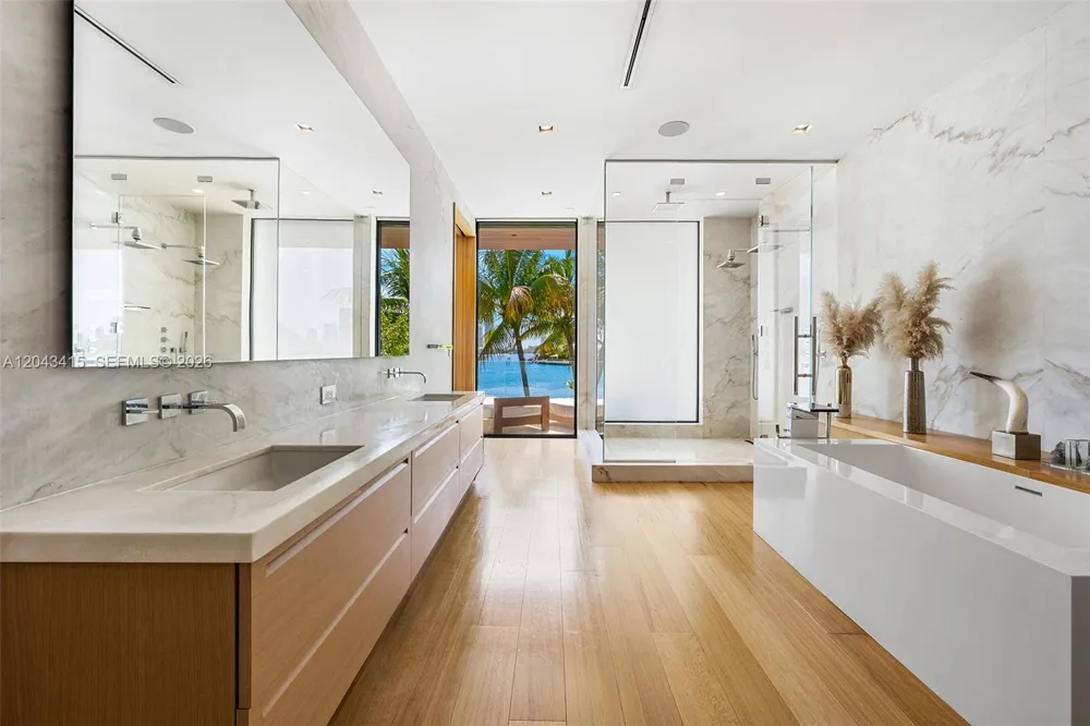 126 W San Marino Dr Miami Beach, FL 33139