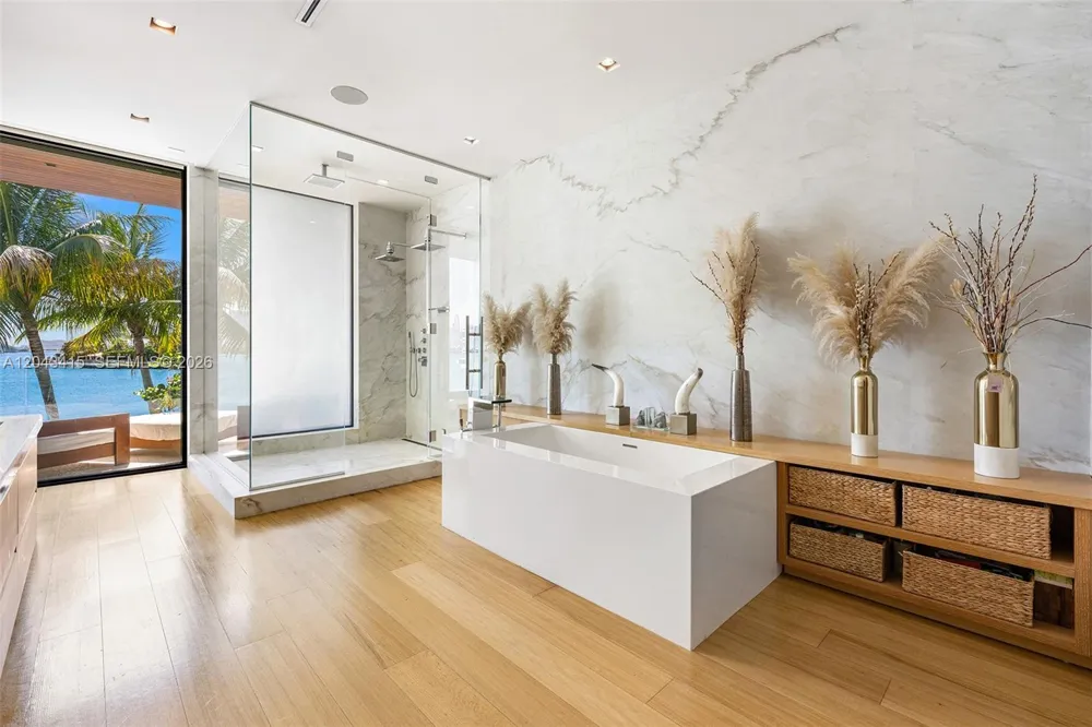 126 W San Marino Dr Miami Beach, FL 33139