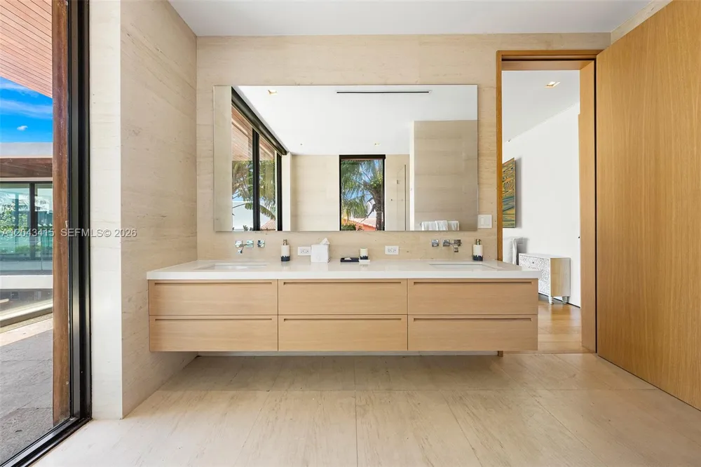 126 W San Marino Dr Miami Beach, FL 33139