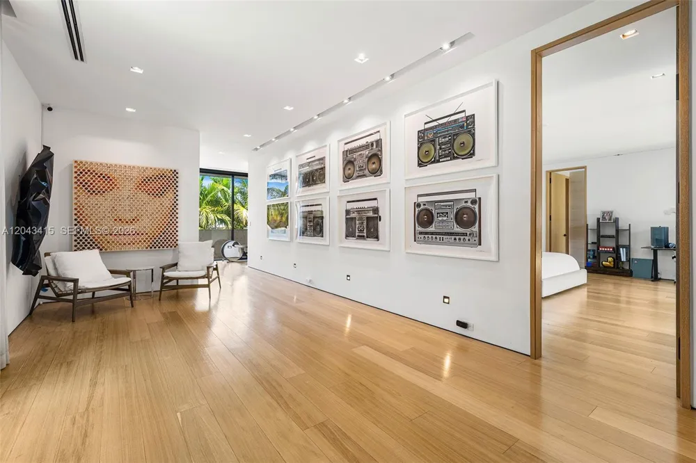 126 W San Marino Dr Miami Beach, FL 33139
