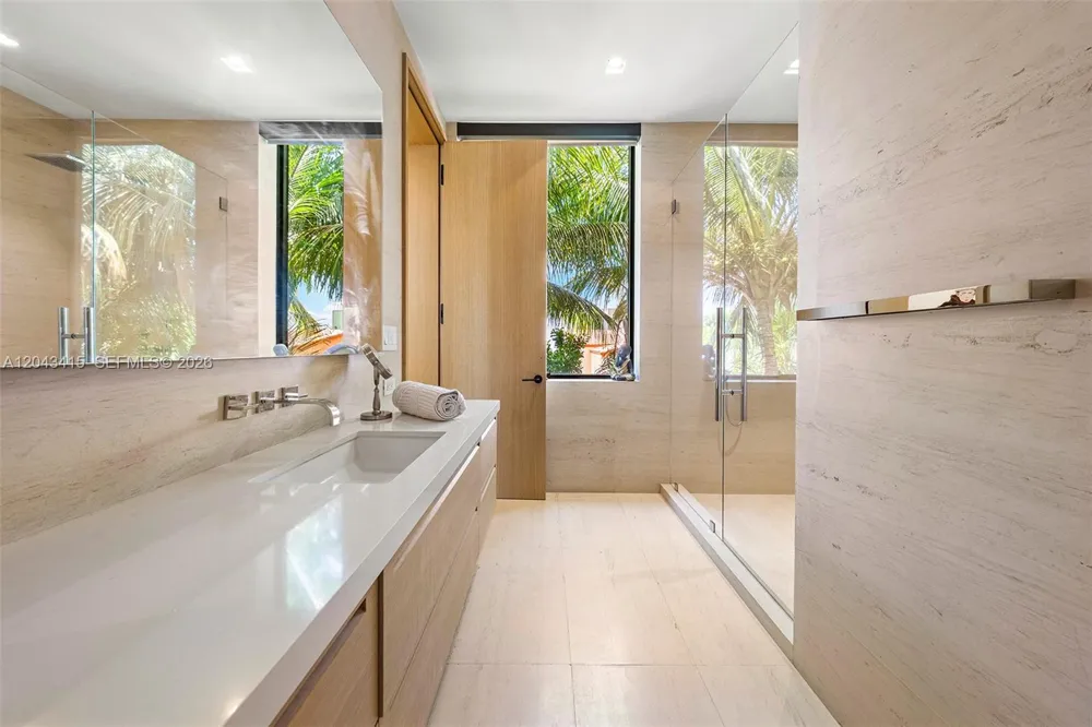 126 W San Marino Dr Miami Beach, FL 33139