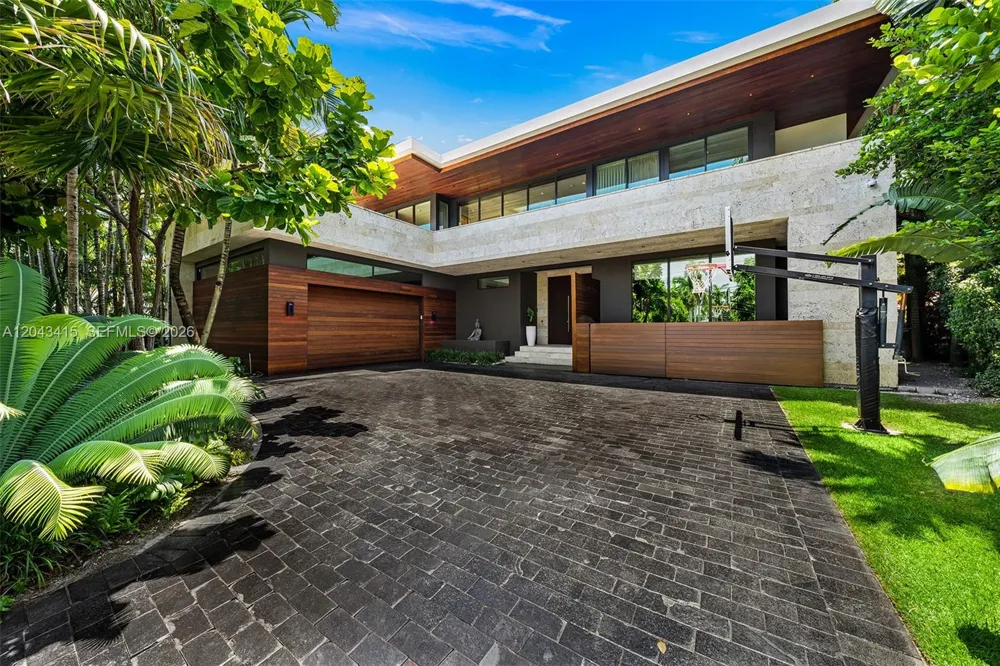 126 W San Marino Dr Miami Beach, FL 33139