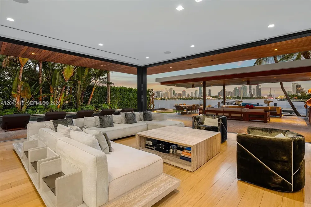126 W San Marino Dr Miami Beach, FL 33139