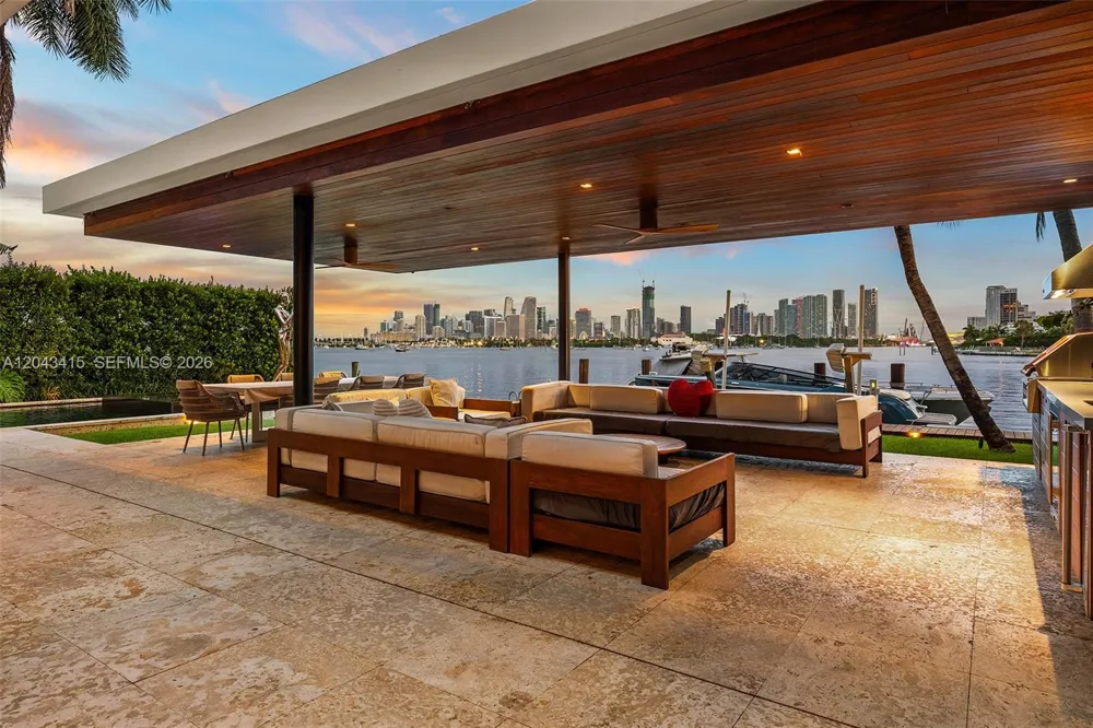 126 W San Marino Dr Miami Beach, FL 33139