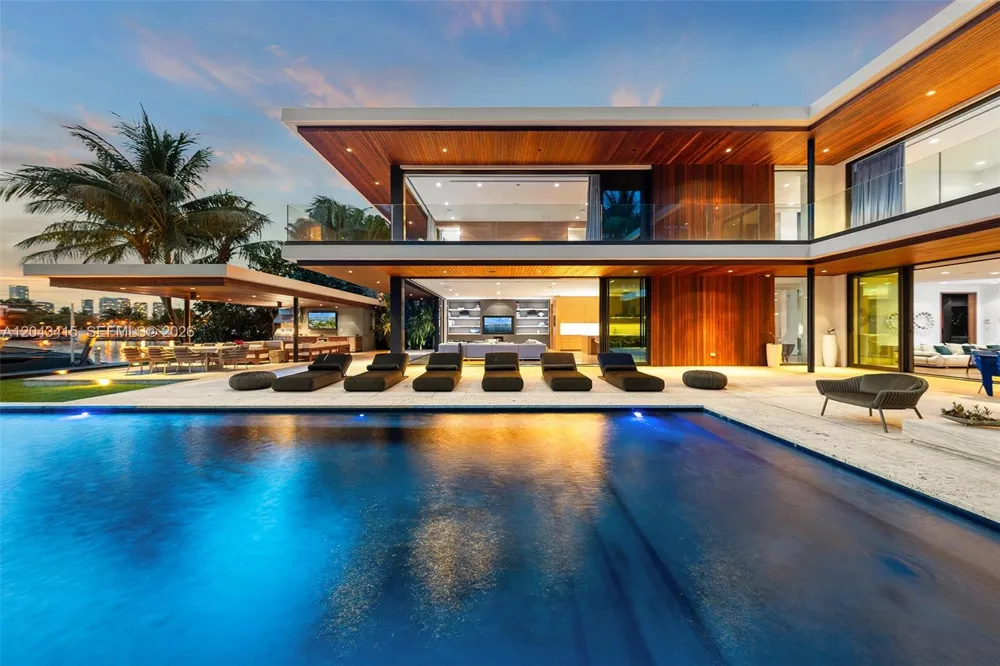126 W San Marino Dr Miami Beach, FL 33139
