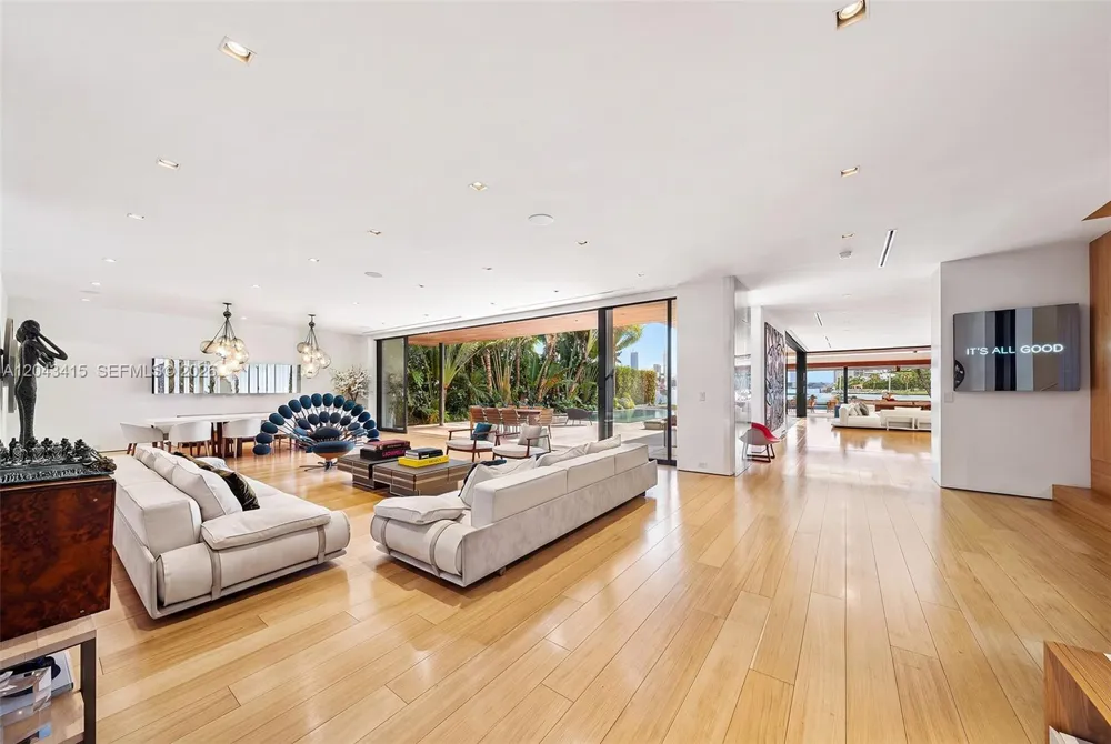 126 W San Marino Dr Miami Beach, FL 33139