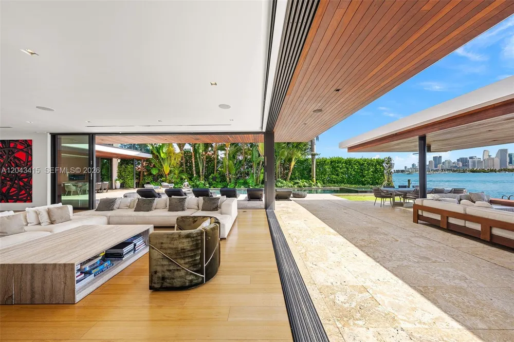 126 W San Marino Dr Miami Beach, FL 33139