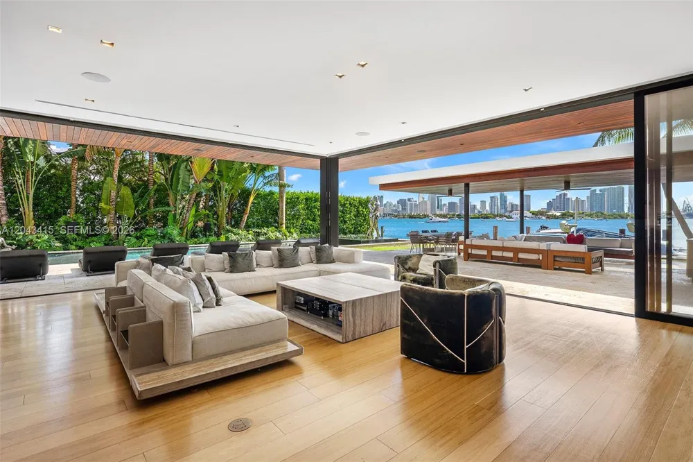 126 W San Marino Dr Miami Beach, FL 33139
