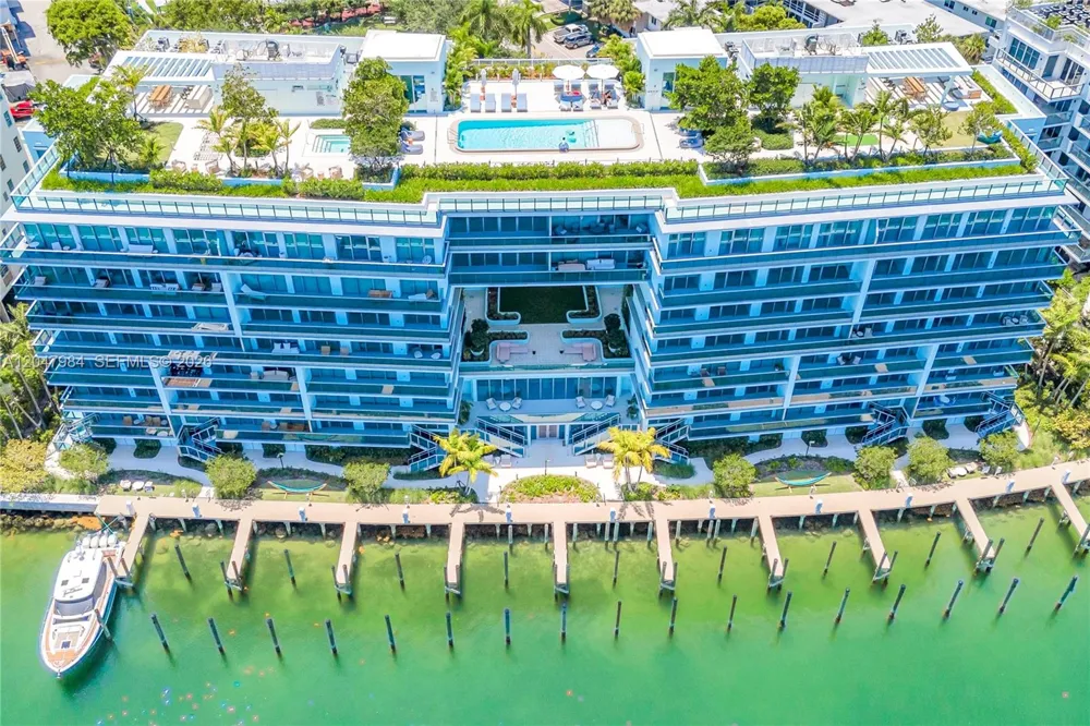 9201 E Bay Harbour Drive #PH809 Bay Harbor Islands, FL 33154