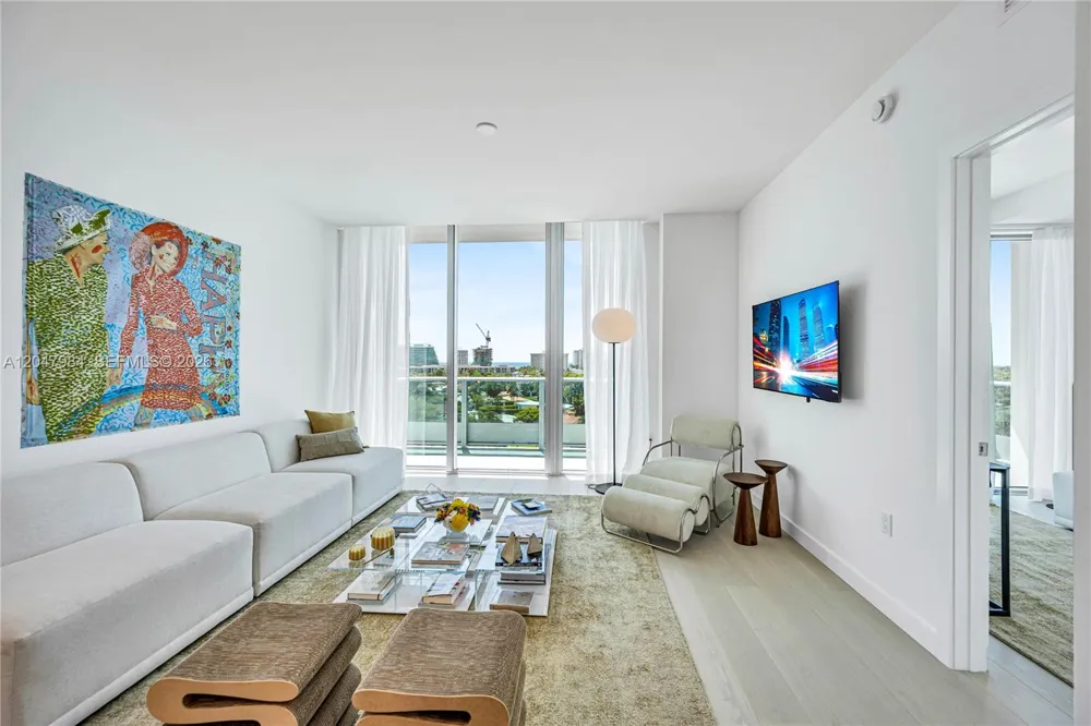 9201 E Bay Harbour Drive #PH809 Bay Harbor Islands, FL 33154