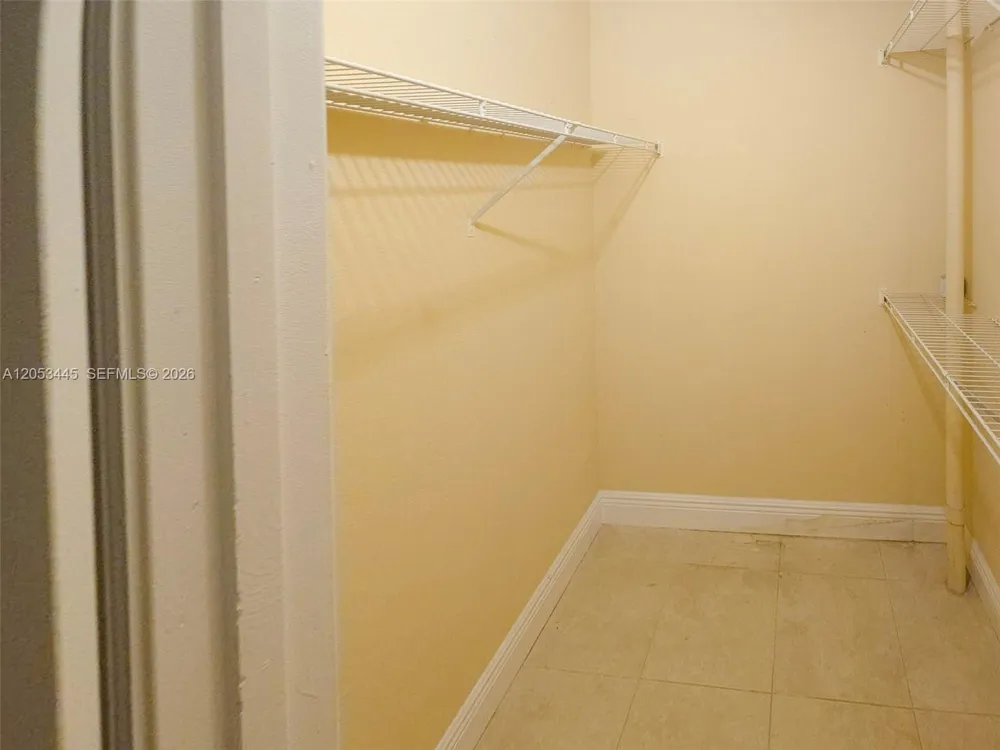 3310 Pinewalk Dr N #1825 Margate, FL 33063