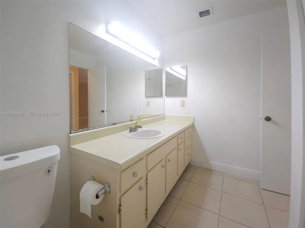 3310 Pinewalk Dr N #1825 Margate, FL 33063