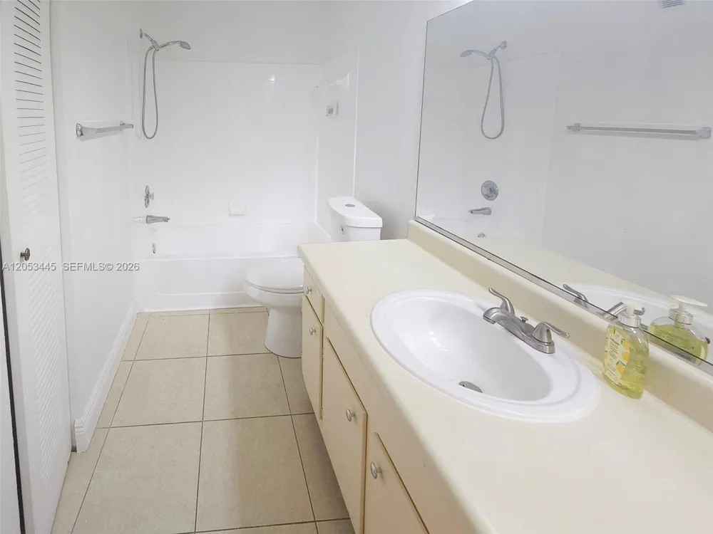 3310 Pinewalk Dr N #1825 Margate, FL 33063