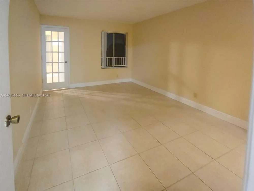 3310 Pinewalk Dr N #1825 Margate, FL 33063