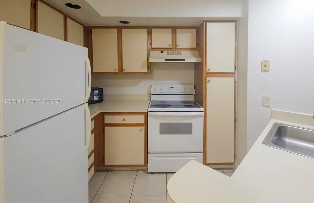 3310 Pinewalk Dr N #1825 Margate, FL 33063