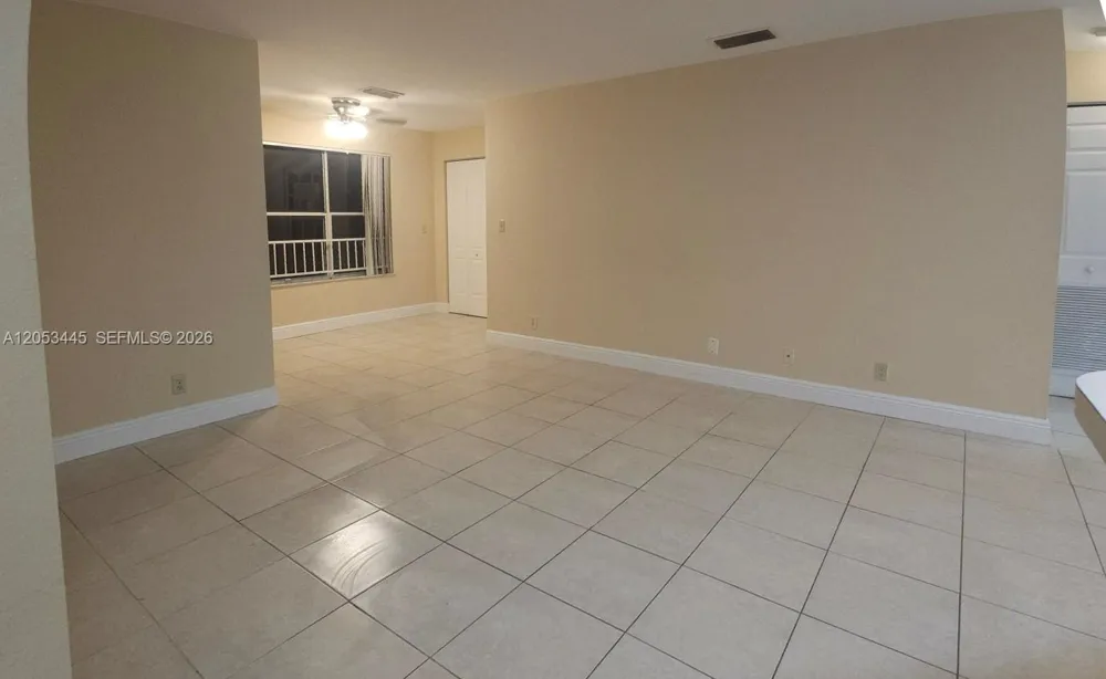 3310 Pinewalk Dr N #1825 Margate, FL 33063