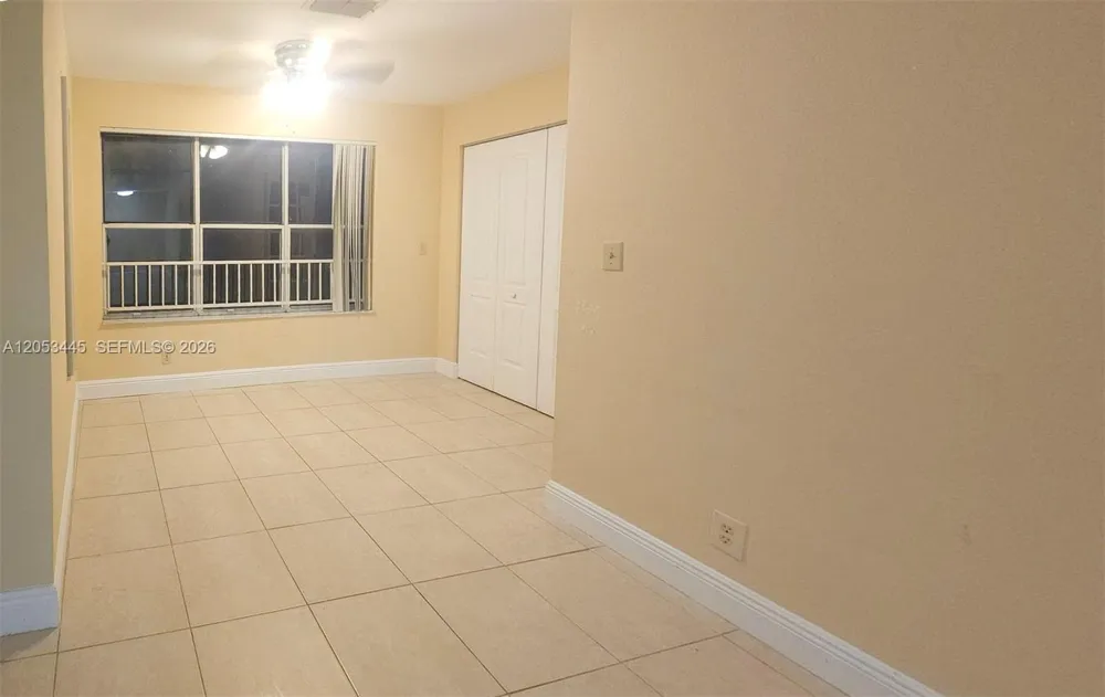 3310 Pinewalk Dr N #1825 Margate, FL 33063