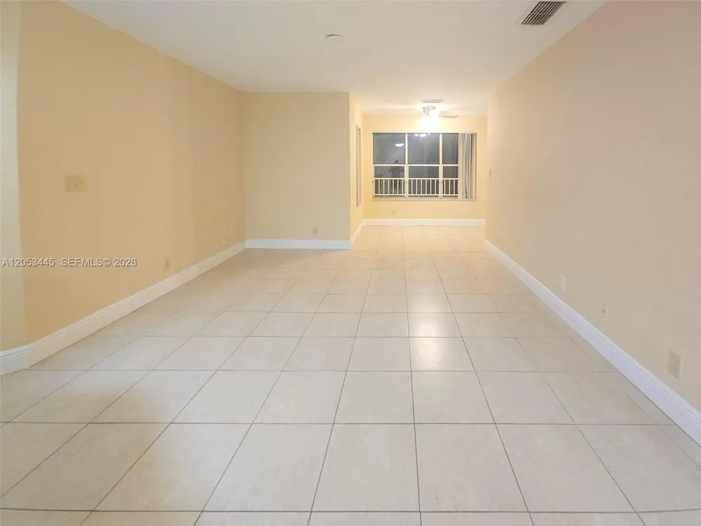 3310 Pinewalk Dr N #1825 Margate, FL 33063