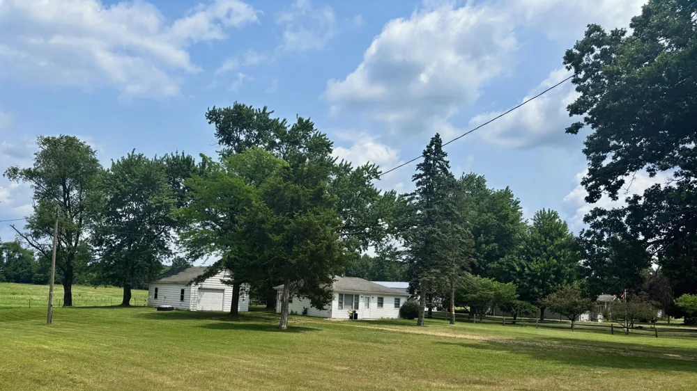 16812 Moorepark Road Three Rivers, MI 49093