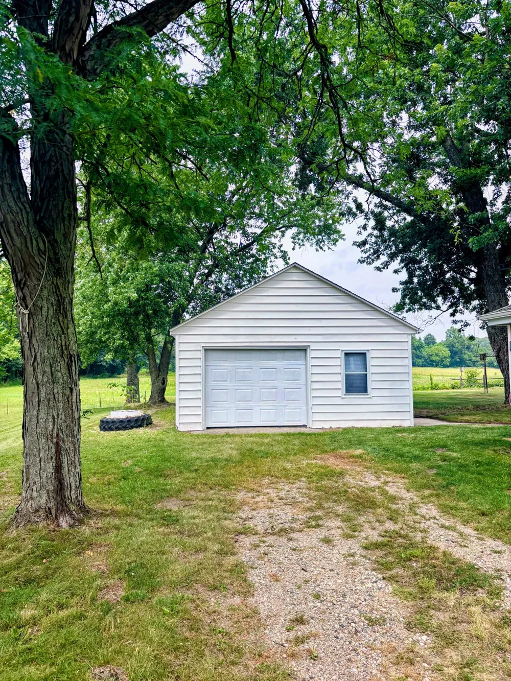 16812 Moorepark Road Three Rivers, MI 49093