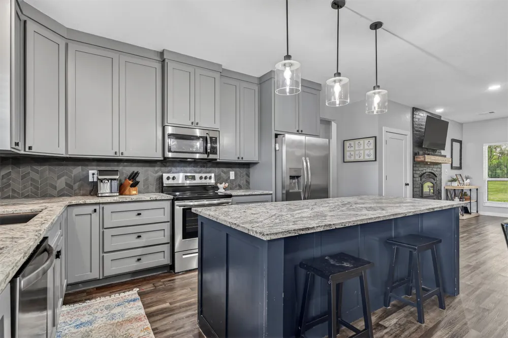3107 E McKenzie Avenue Pocola, OK 74902