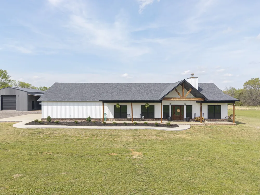 3107 E McKenzie Avenue Pocola, OK 74902