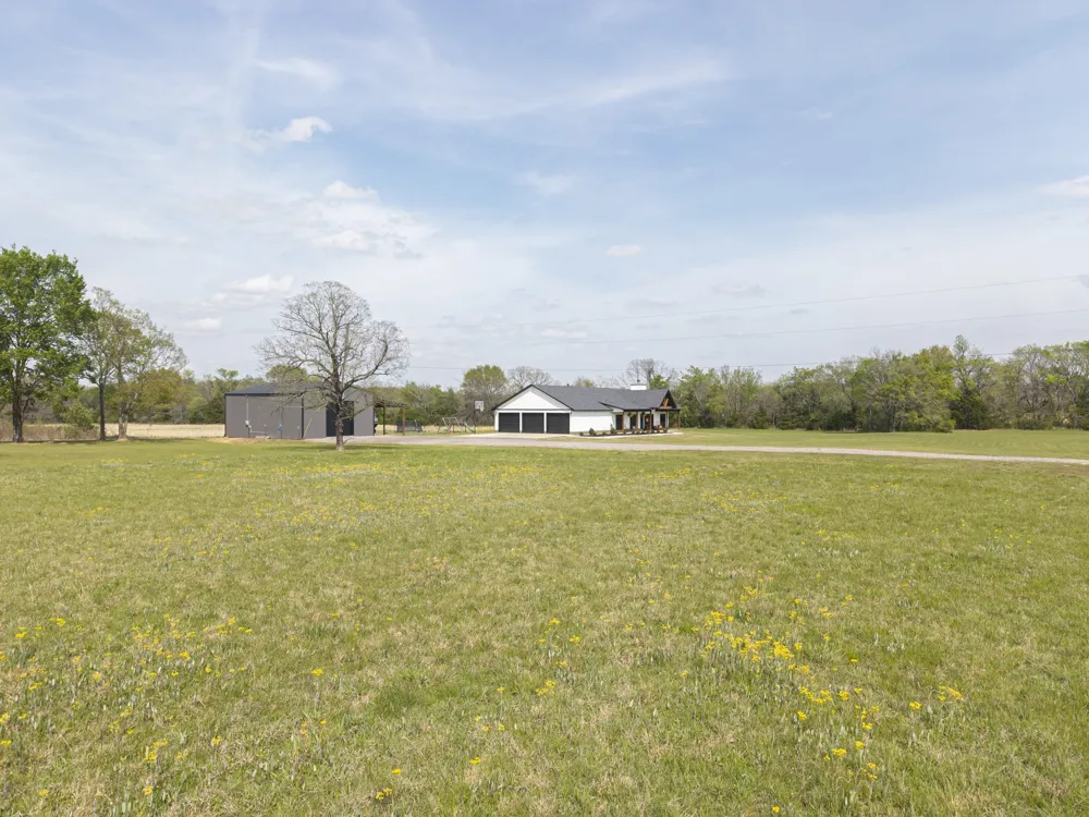 3107 E McKenzie Avenue Pocola, OK 74902