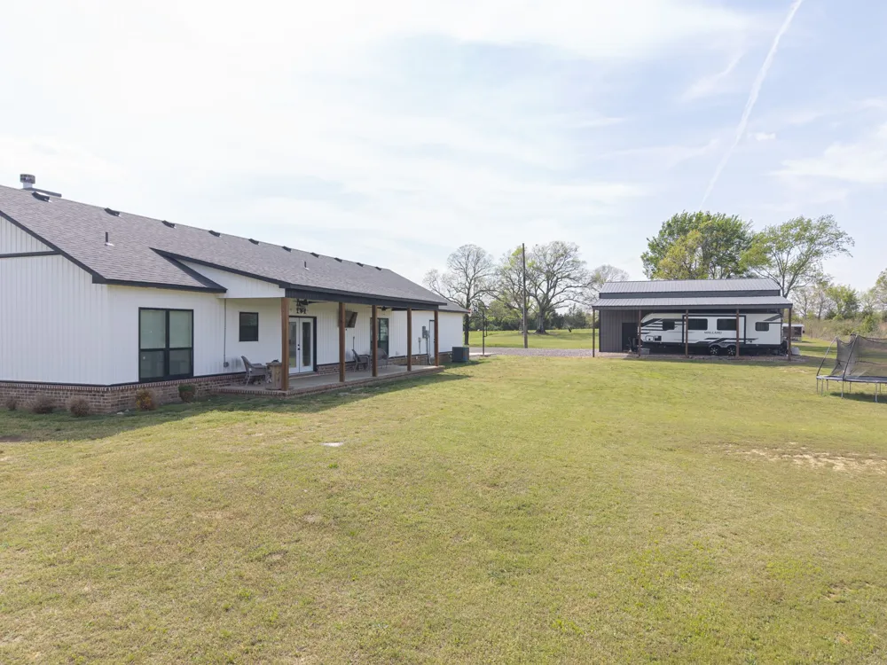 3107 E McKenzie Avenue Pocola, OK 74902