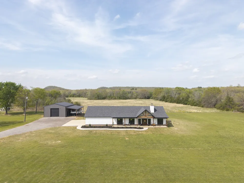 3107 E McKenzie Avenue Pocola, OK 74902