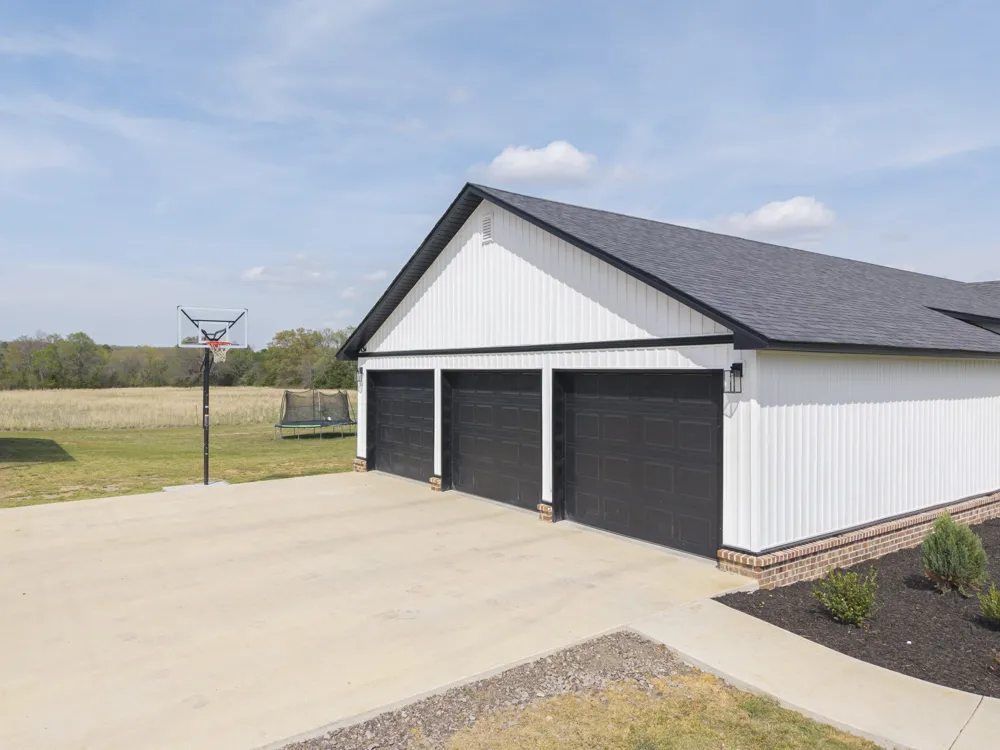 3107 E McKenzie Avenue Pocola, OK 74902