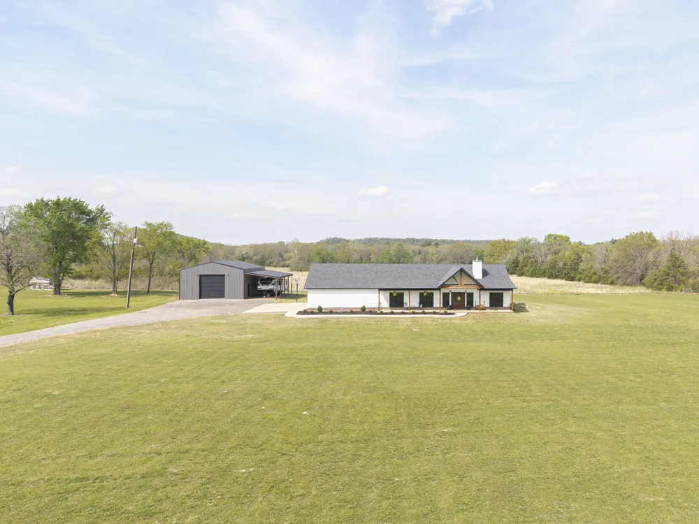 3107 E McKenzie Avenue Pocola, OK 74902