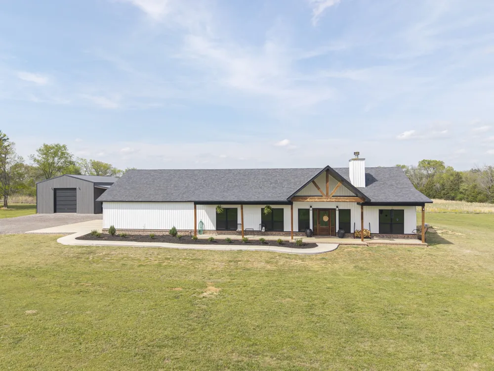 3107 E McKenzie Avenue Pocola, OK 74902