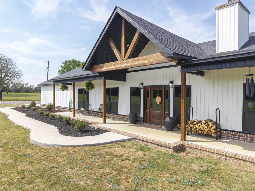 3107 E McKenzie Avenue Pocola, OK 74902