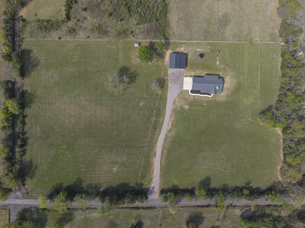 3107 E McKenzie Avenue Pocola, OK 74902