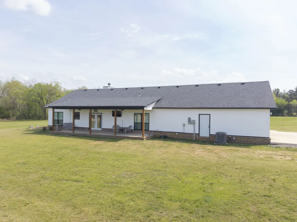 3107 E McKenzie Avenue Pocola, OK 74902