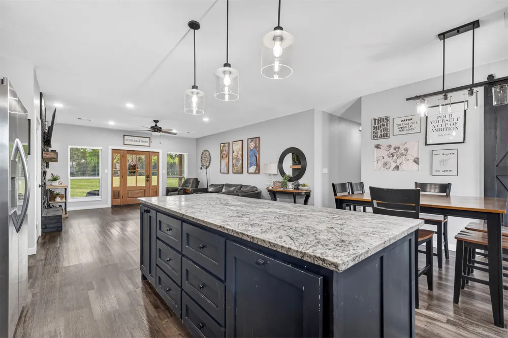3107 E McKenzie Avenue Pocola, OK 74902