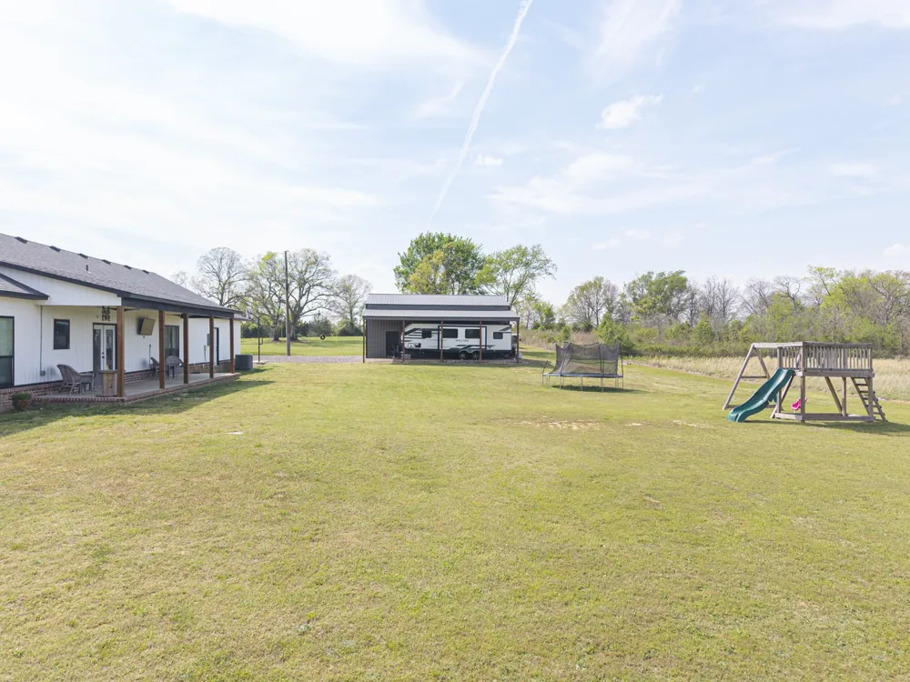 3107 E McKenzie Avenue Pocola, OK 74902