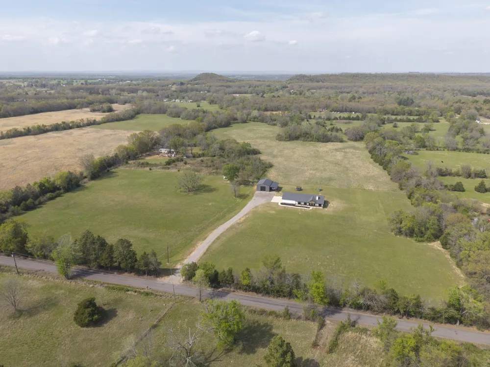 3107 E McKenzie Avenue Pocola, OK 74902