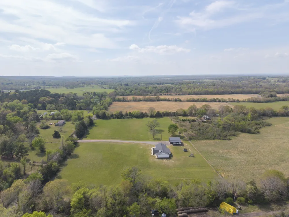 3107 E McKenzie Avenue Pocola, OK 74902