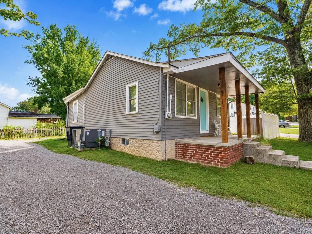 202 15th St E Cookeville, TN 38501
