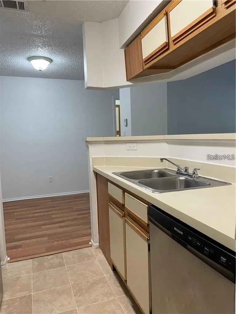 246 AFTON SQUARE #105 Altamonte Springs, FL 32714
