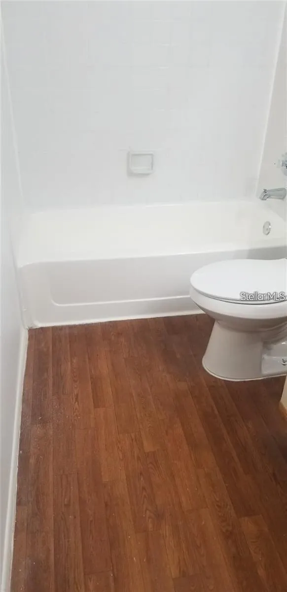 246 AFTON SQUARE #105 Altamonte Springs, FL 32714