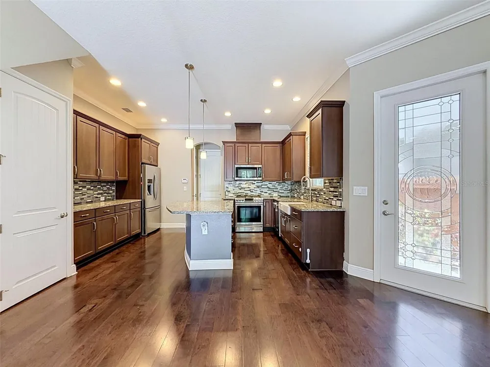 112 S BUNGALOW PARK AVENUE #1 Tampa, FL 33609