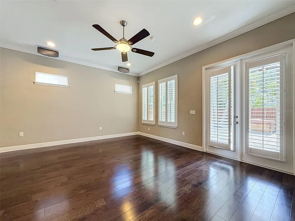 112 S BUNGALOW PARK AVENUE #1 Tampa, FL 33609
