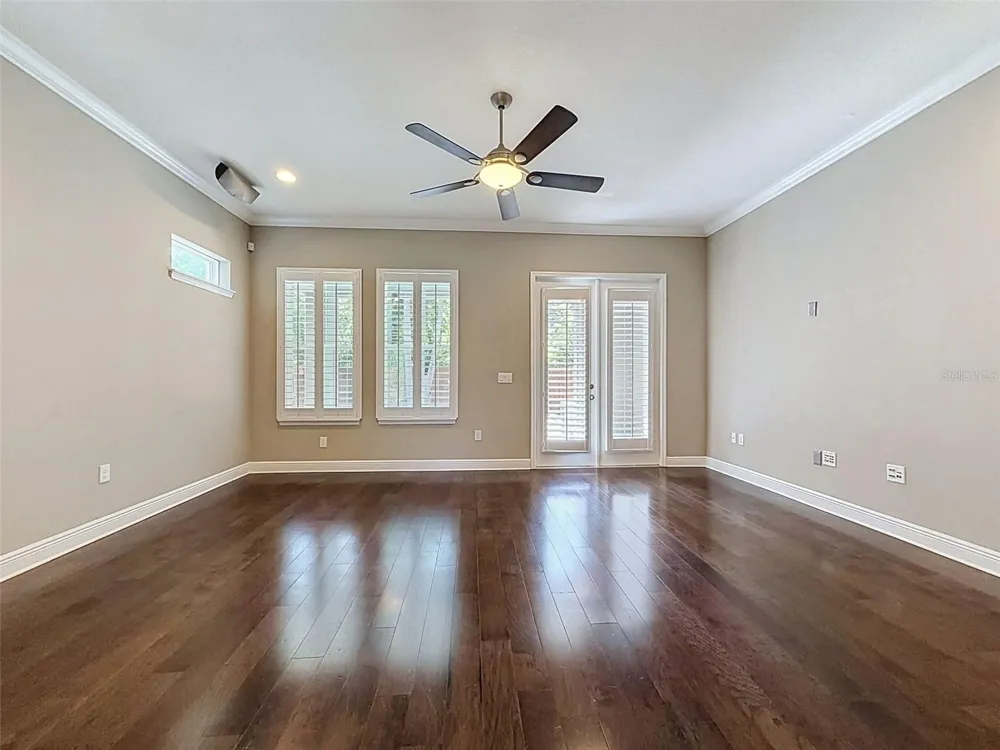 112 S BUNGALOW PARK AVENUE #1 Tampa, FL 33609