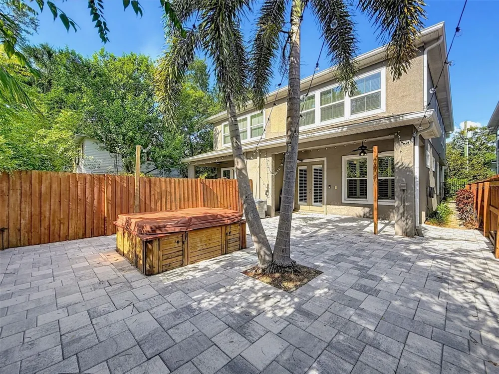 112 S BUNGALOW PARK AVENUE #1 Tampa, FL 33609