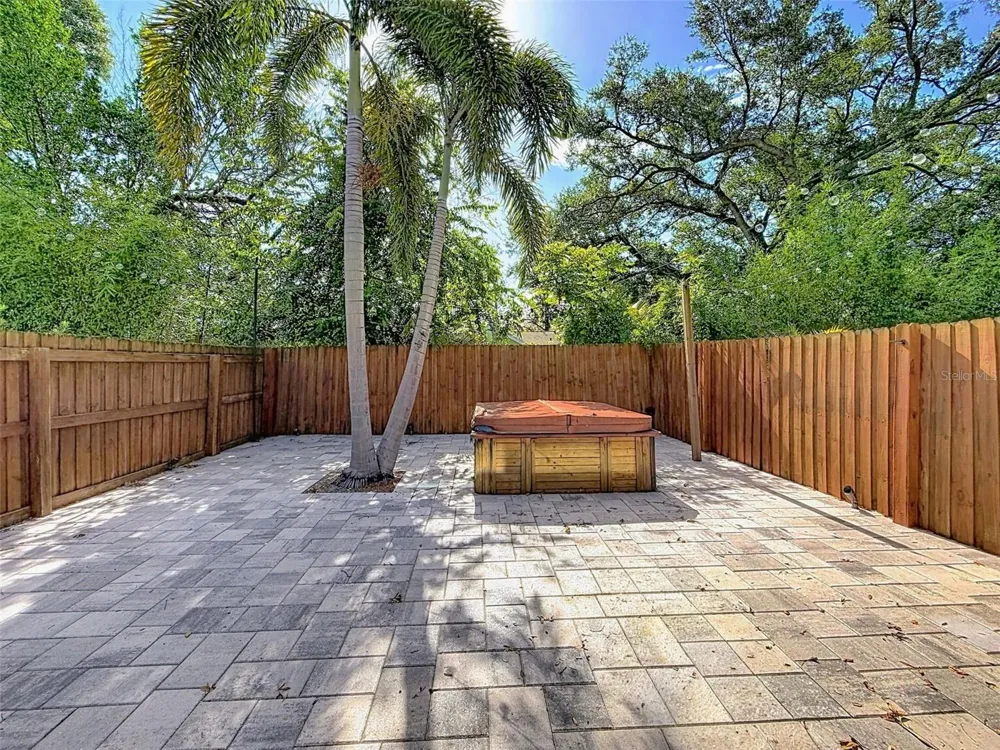 112 S BUNGALOW PARK AVENUE #1 Tampa, FL 33609