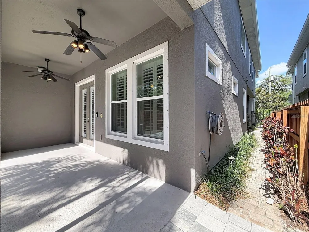 112 S BUNGALOW PARK AVENUE #1 Tampa, FL 33609