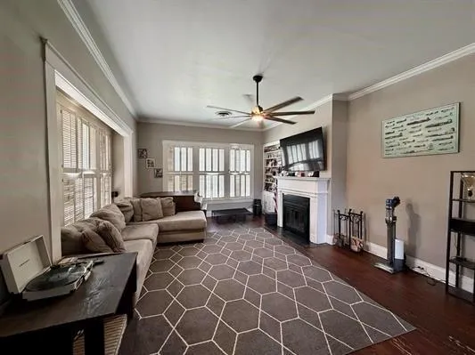 233 7th Street Beaumont, TX 77702