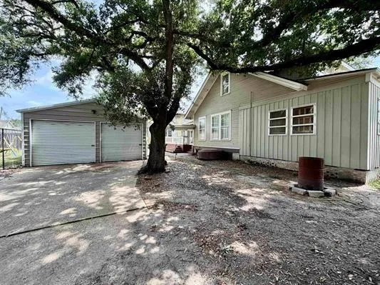 233 7th Street Beaumont, TX 77702